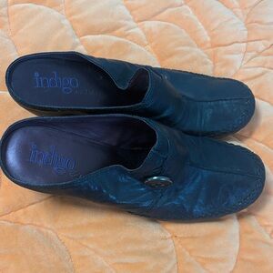 Clarks Indigo Women’s Black Leather Heeled Clogs